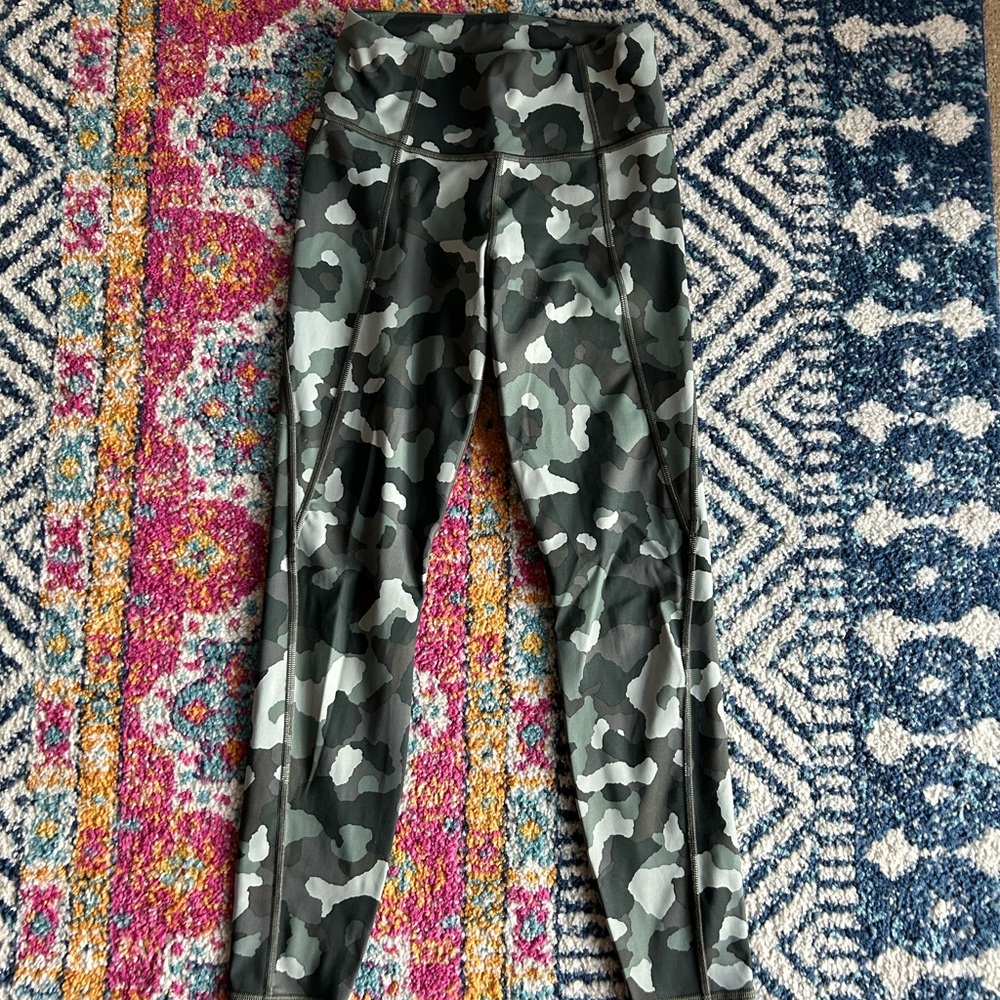 Athleta lightining 7/8 tights